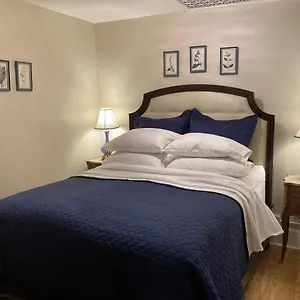 Pineapple House, Cozy Garden Apartment, Center! Marble-tiled Bathroom! Free Parking! United States